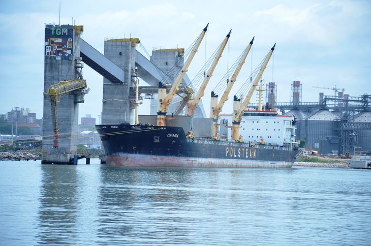 Terminal Cuenca del Plata, Puerto de Montevideo.