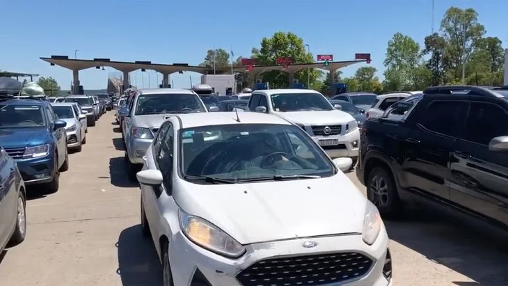 Por la diferencia cambiaria con Argentina, 8.800 uruguayos cruza a diario la frontera.