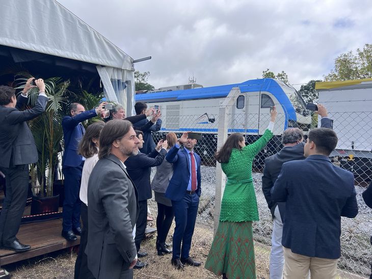 El presidente Luis Lacalle Pou encabezó el acto de inauguración del Ferrocarril Central.