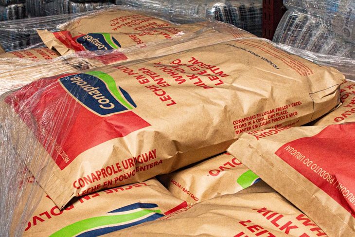 Leche en polvo entera Conaprole para exportación.