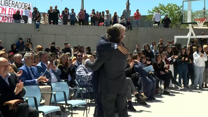 El presidente Luis Lacalle Pou se despidió de Robert Silva, que será precandidato por el Partido Colorado.