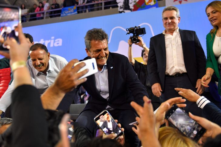 El ministro de Economía de Argentina, Sergio Massa, durante un acto de campaña por la Presidencia.