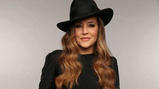 La hija de Elvis, Lisa Marie Presley, falleció a los 54 años.