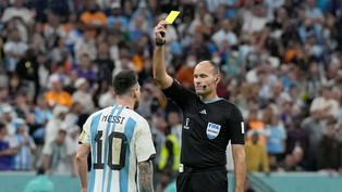 Messi y Lahoz en Argentina vs Paises Bajos en el Mundial Qatar 2022