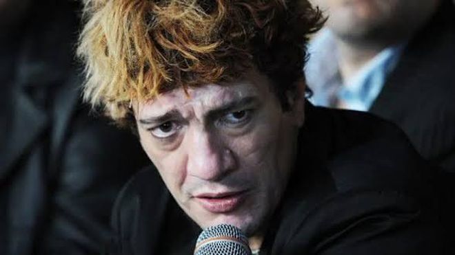 Pity Álvarez chocó contra otro auto en una estación de servicio