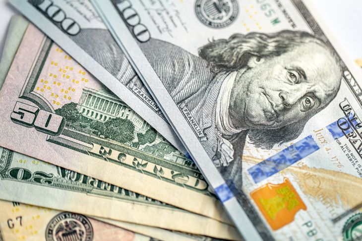 El dólar cotizó a la baja en el cierre de la semana, a tono con la cotización a nivel global.