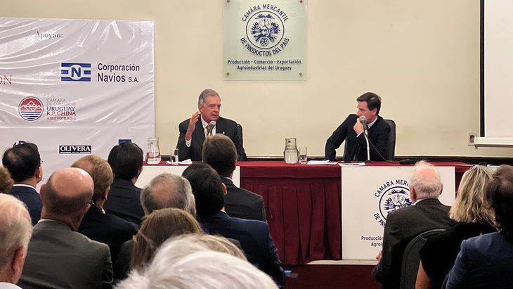 El ministro Fernando Mattos volvió a hablar de un posible Tratado de Libre Comercio con China.