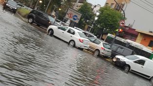 Cayeron casi 100 milímetros de agua en CABA