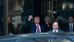 donald trump quedo bajo arresto y se declaro inocente