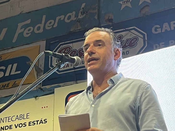 Yamandú Orsi, intendente de Canelones y precandidato presidencial para las elecciones generales del 2024 en Uruguay.