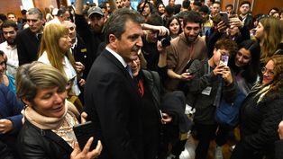 El Gobierno congelará las tarifas de luz y gas hasta noviembre.