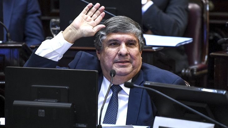 El jefe de senadores de UP, José Mayans.