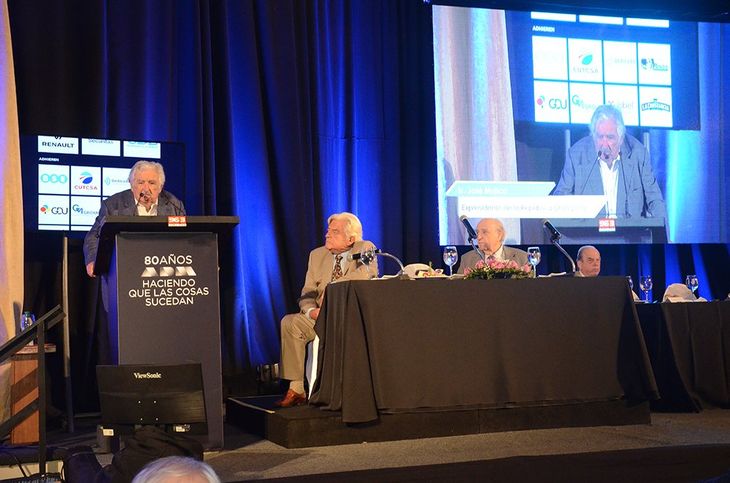 Mujica, Lacalle Herrera y Sanguinetti, el raro sindicato de expresidentes preocupados por la democracia uruguaya.