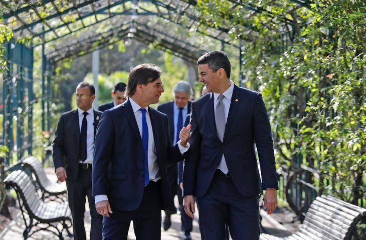 El presidente de Paraguay, Santiago Peña, se refirió al acuerdo Mercosur-UE en su visita a Uruguay.