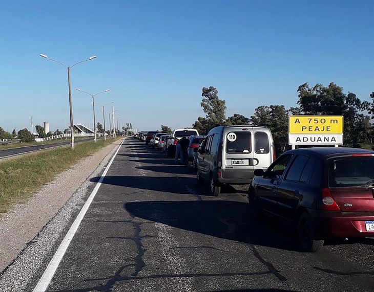 Algunos uruguayos cruzan a Argentina hasta por los servicios más básicos.