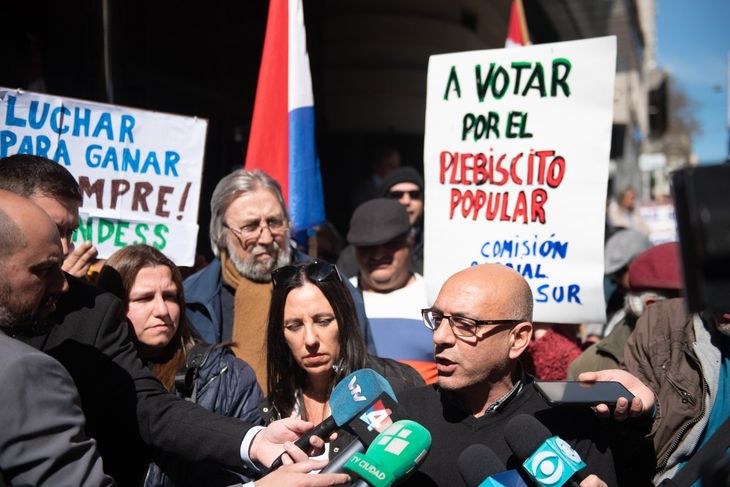 El PIT-CNT impulsa el plebiscito contra la reforma de la seguridad social incluso con el rechazo de aliados clave.