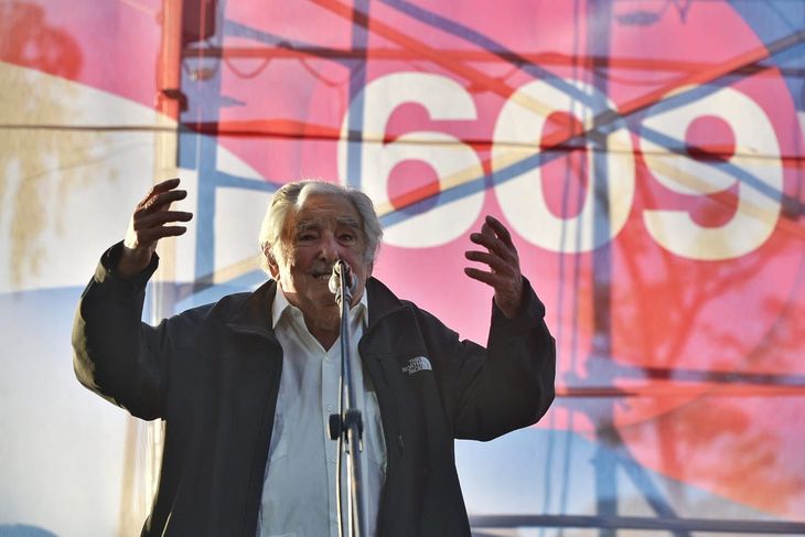 José Mujica volvió a criticar al presidente argentino Javier Milei.