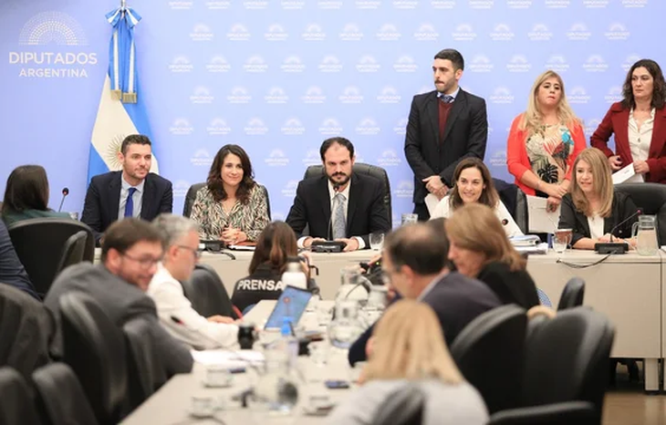 El oficialismo obtuvo dictamen en Diputados para la Ley Bases y el paquete fiscal