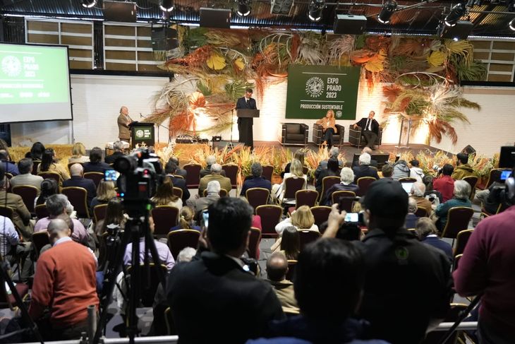 Se inauguró la 118º edición de la Expo Prado con referentes de la política y el sector agropecuario.
