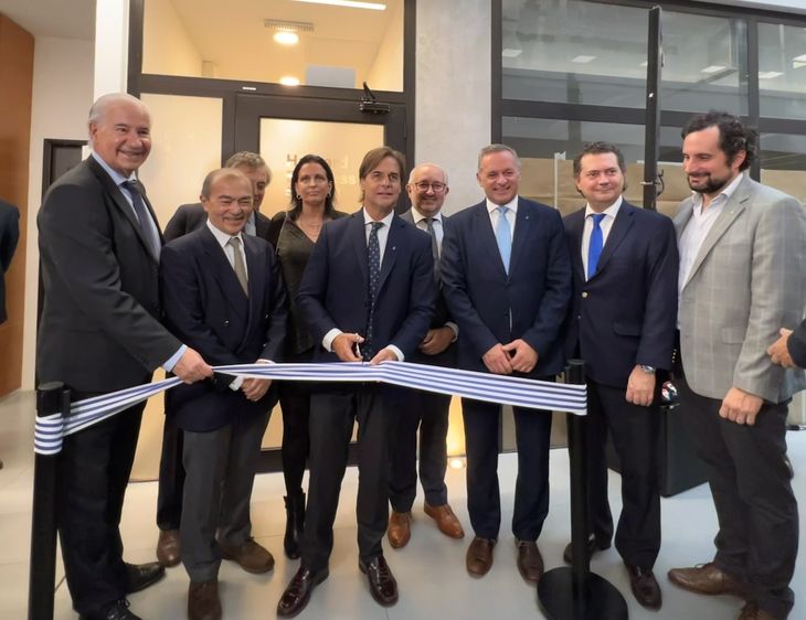 El presidente Lacalle Pou inauguró el centro de investigación de Harvard en Uruguay.