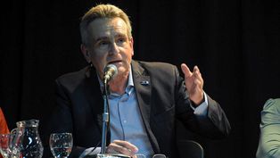 El jefe de Gabiente y candidato de UP, Agustín Rossi.