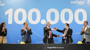 Obra Pública: el Presidente entregó en Santiago del Estero la vivienda 100 mil de la gestión.