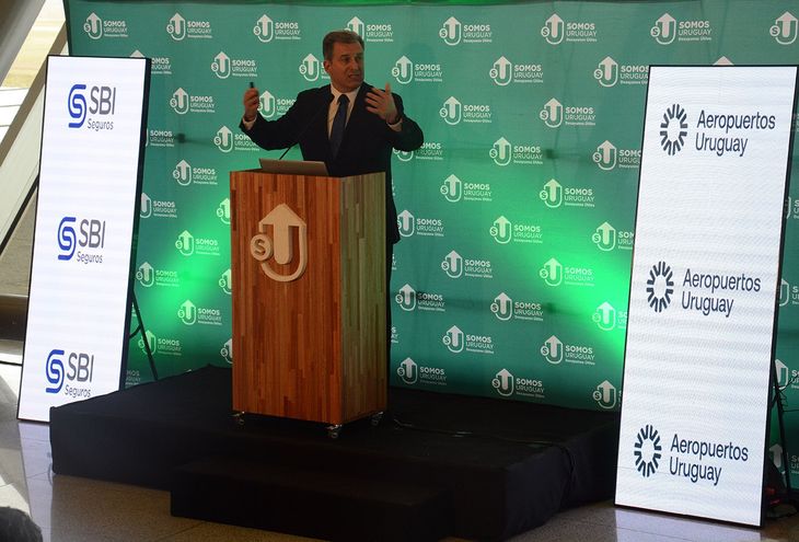 Alejandro Stipanicic disertó sobre el avance de la transición energética en Uruguay y en el mundo.