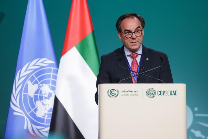 El ministro de Ambiente, Robert Bouvier, destacó al país como pionero en la lucha contra el cambio climático.