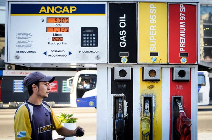 Por qué el aumento del máximo permitido de bioetanol en la composición de la nafta podría impactar en los precios de surtidor en Uruguay.