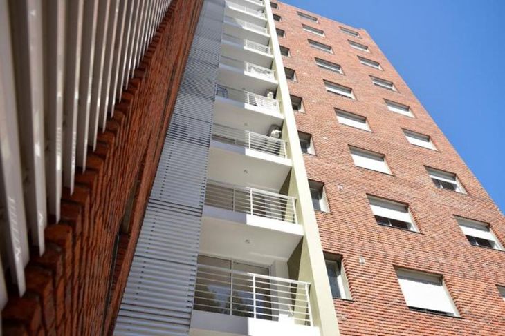 Cayó un 2,43% interanual el valor en dólares de los inmuebles en Uruguay.