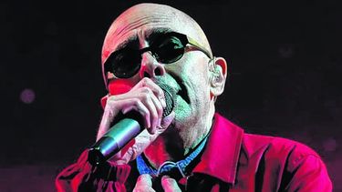 El país entero llora a Indio Solari, un emblema del rock nacional.