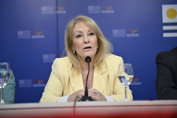 Carolina Cosse podría ser llamada a dar explicaciones por el aumento del precio de los boletos en la capital uruguaya.