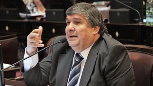 jose mayans: el programa economico es un desastre, esta basado en la deuda
