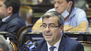 german martinez: el pueblo esta haciendo un gran esfuerzo y estos estan robando