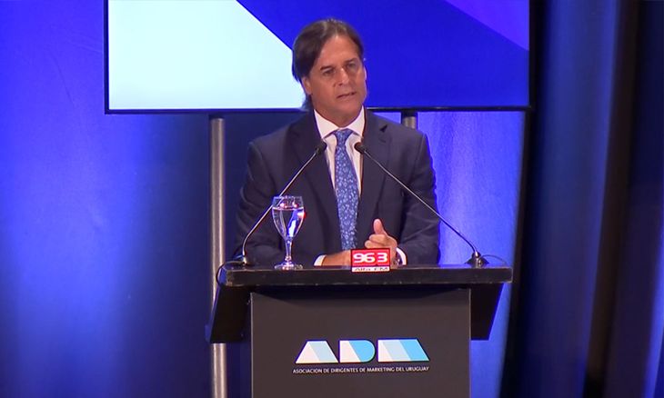 El presidente uruguayo Lacalle Pou durante su discurso en la inauguración del ciclo 2023 de la Asociación de Directores de Marketing (ADM).