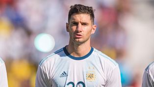 estudiantes vuelve a impactar en el mercado: llego a un acuerdo por lucas alario
