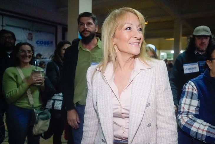 La precandidata presidencial del Frente Amplio, Carolina Cosse, cuestionó la prisa en la votación de la ley de medios.