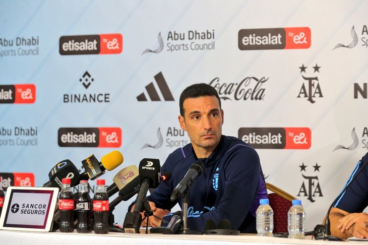 Lionel Scaloni en la conferencia de prensa.