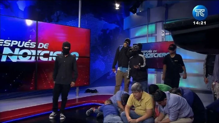 un-canal-tv-ecuador-fue-tomado-una-banda-armada.webp