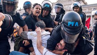 Fuerte denuncia de represión.