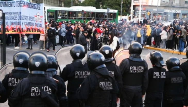 La represión policial en el Obelisco provocó la muerte de un manifestante