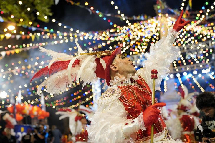 Uruguay tiene el Carnaval más largo del mundo, ya que se extiende por más de 40 días entre enero y marzo.