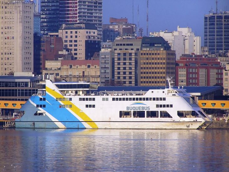 La empresa uruguaya Buquebus no podrá utilizar el baro Eladia Isabel.