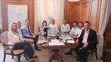 se vuelve a reunir la mesa politica: el gobierno intenta cerrar la interna