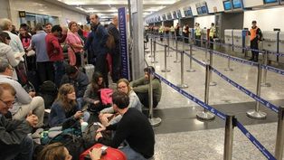 Demoras y cancelaciones en Aeroparque: 10 mil pasajeros afectados.