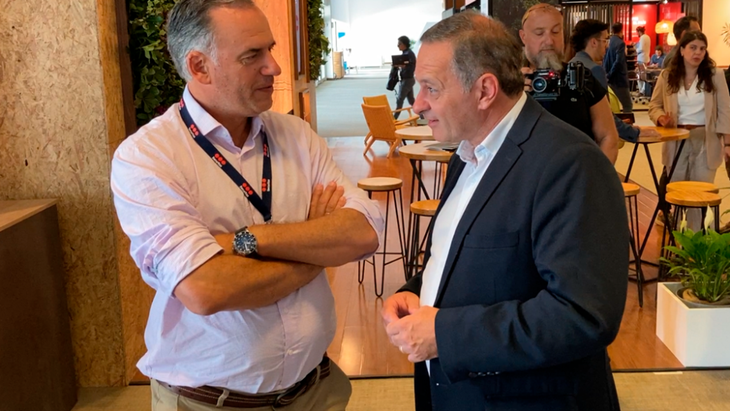 Yamandú Orsi y Álvaro Delgado tuvieron un cruce sobre el presente del Frente Amplio.