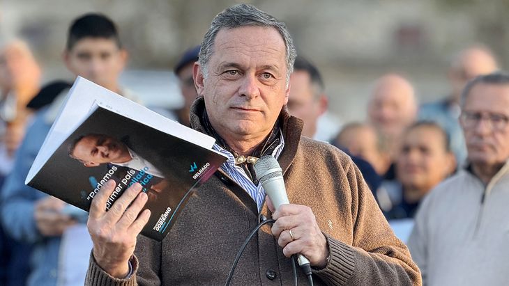 El precandidato Álvaro Delgado se comprometió a no subir impuestos si es presidente de Uruguay.