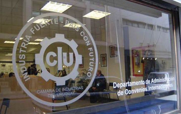 La Cámara de Industrias del Uruguay (CIU) expresó su opinión sobre la propuesta de que las operaciones inmobiliarias sean en Unidades Indexadas (UI) en lugar de dólares.