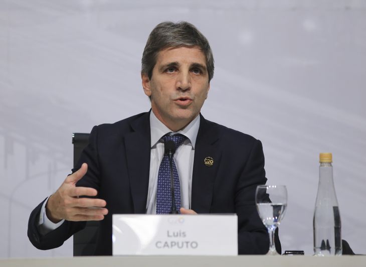 Luis Caputo.