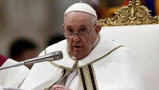 El papa Francisco se comunicó telefónicamente con Javier Milei